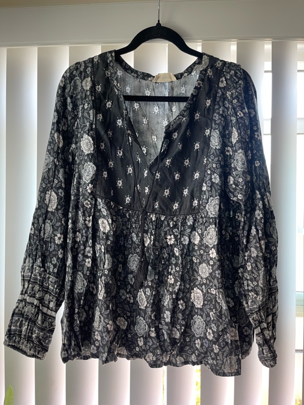 Lucky Brand Black & White Floral Boho Blouse